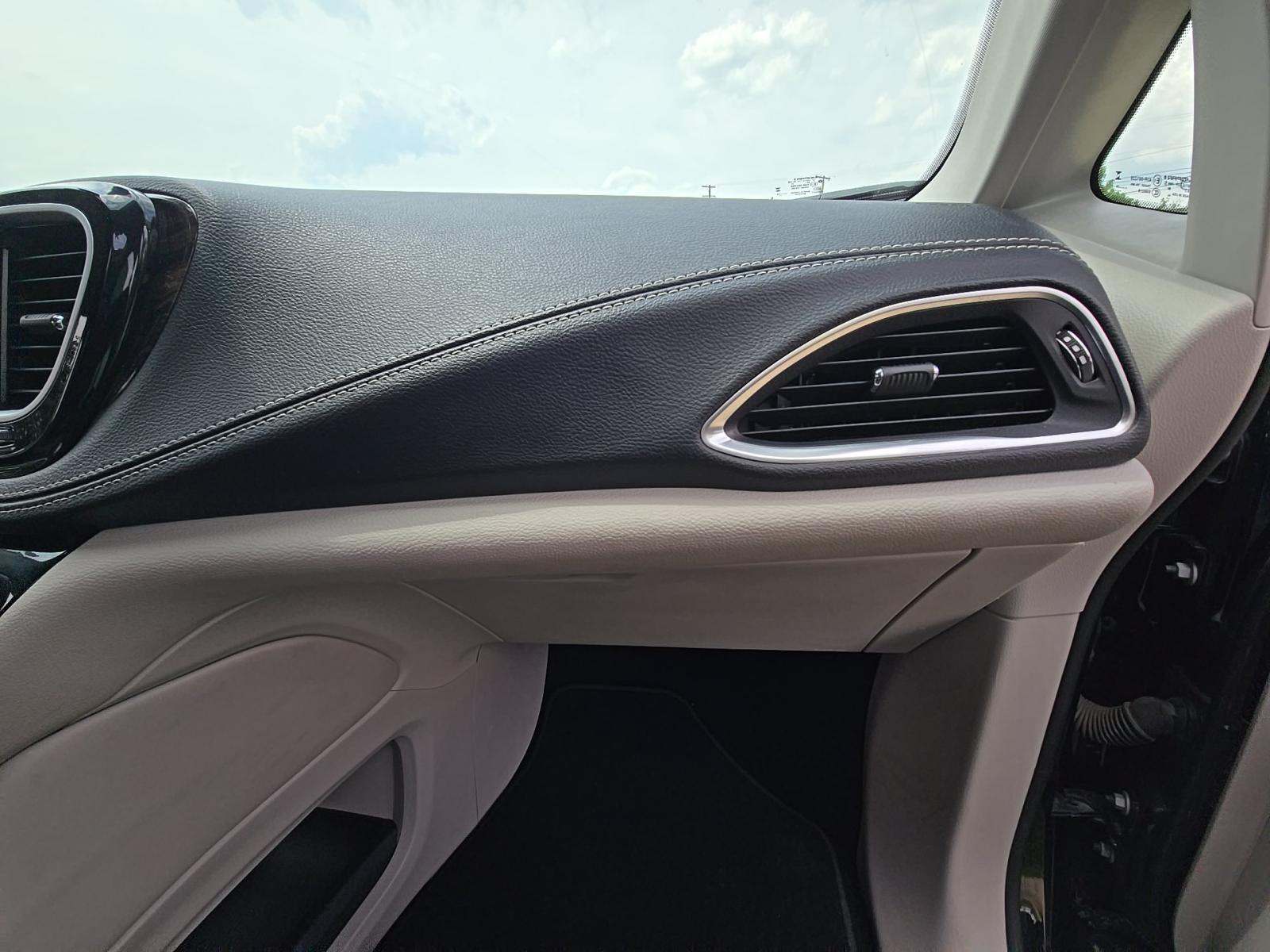 2024 Chrysler Pacifica Limited FWD