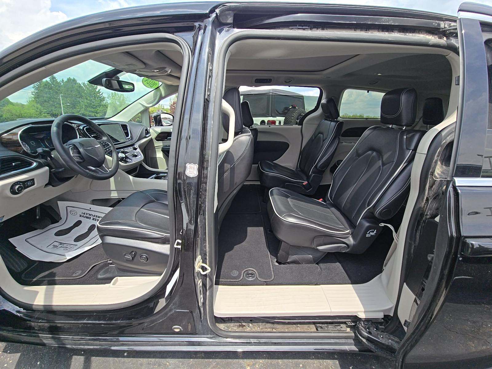 2024 Chrysler Pacifica Limited FWD