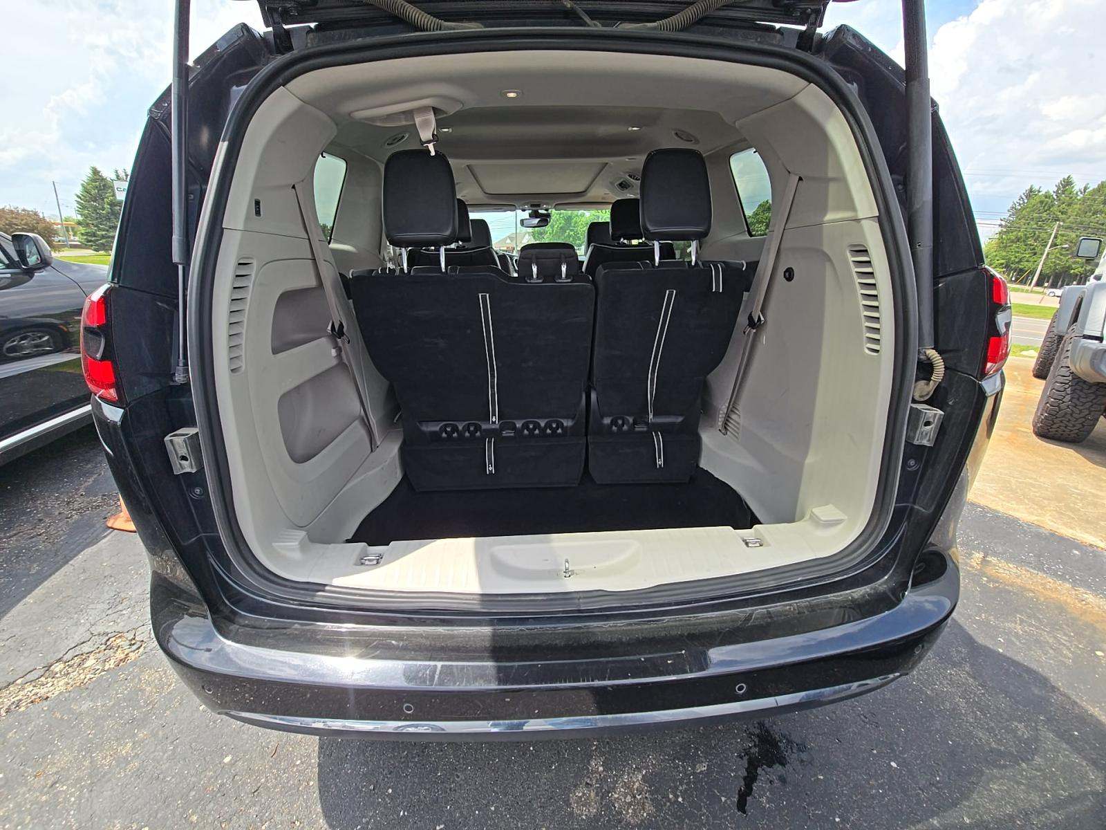 2024 Chrysler Pacifica Limited FWD