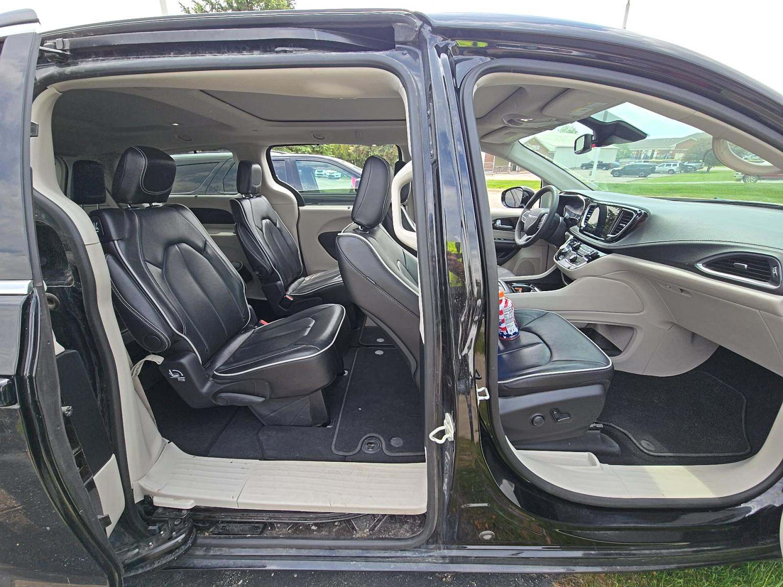 2024 Chrysler Pacifica Limited FWD