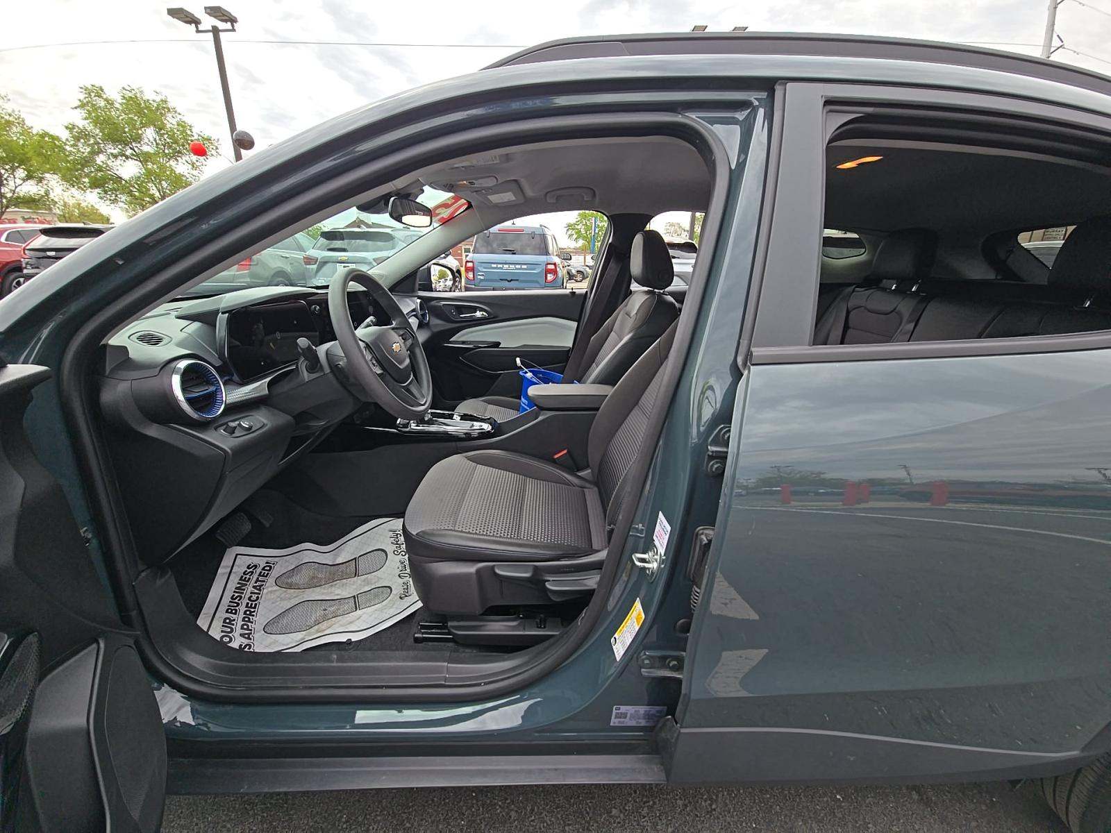 CHEVROLET TRAX - 2