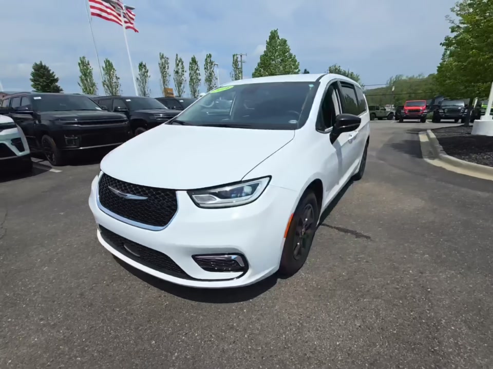 2024 Chrysler Pacifica Touring L FWD