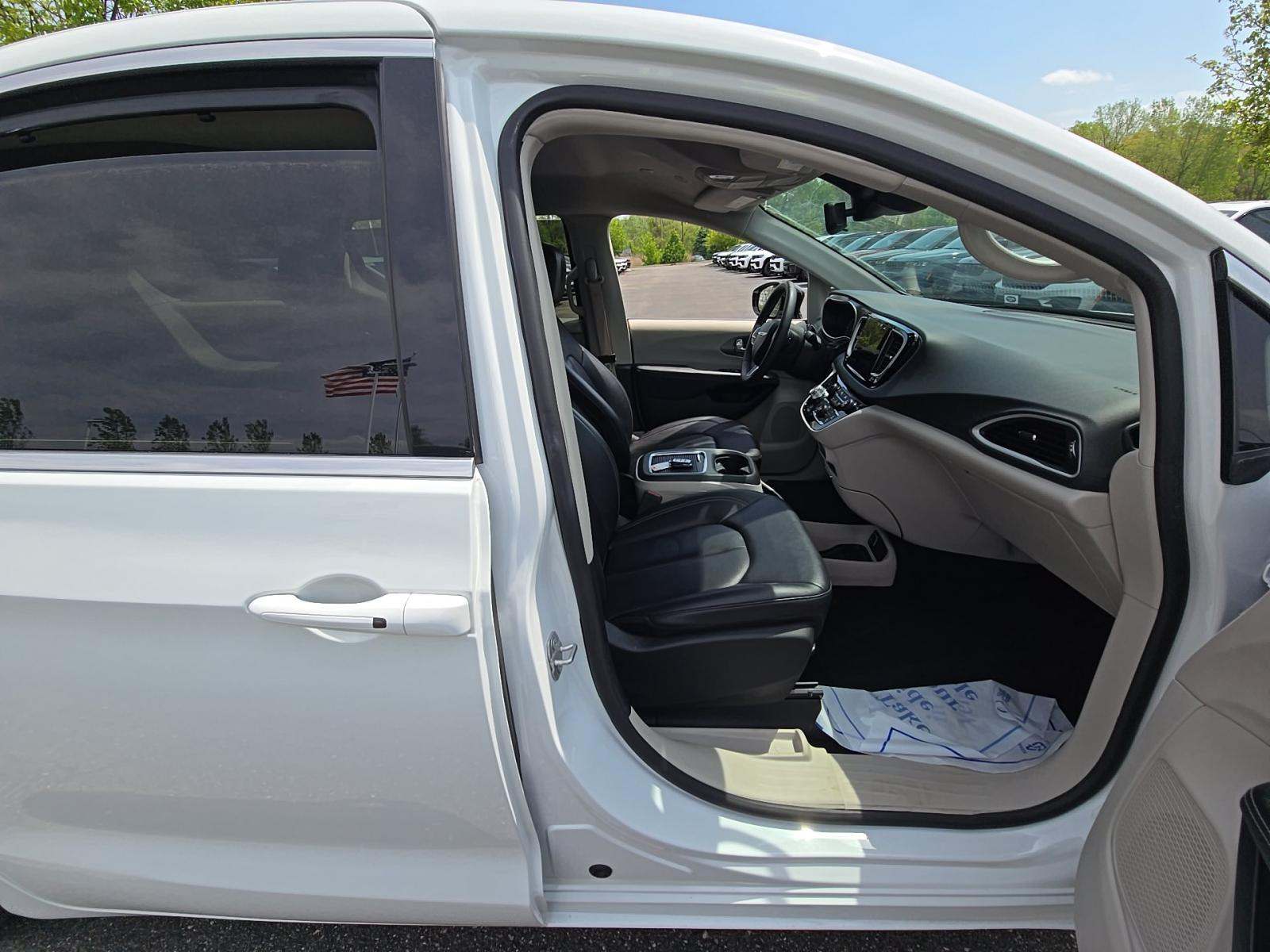 2024 Chrysler Pacifica Touring L FWD