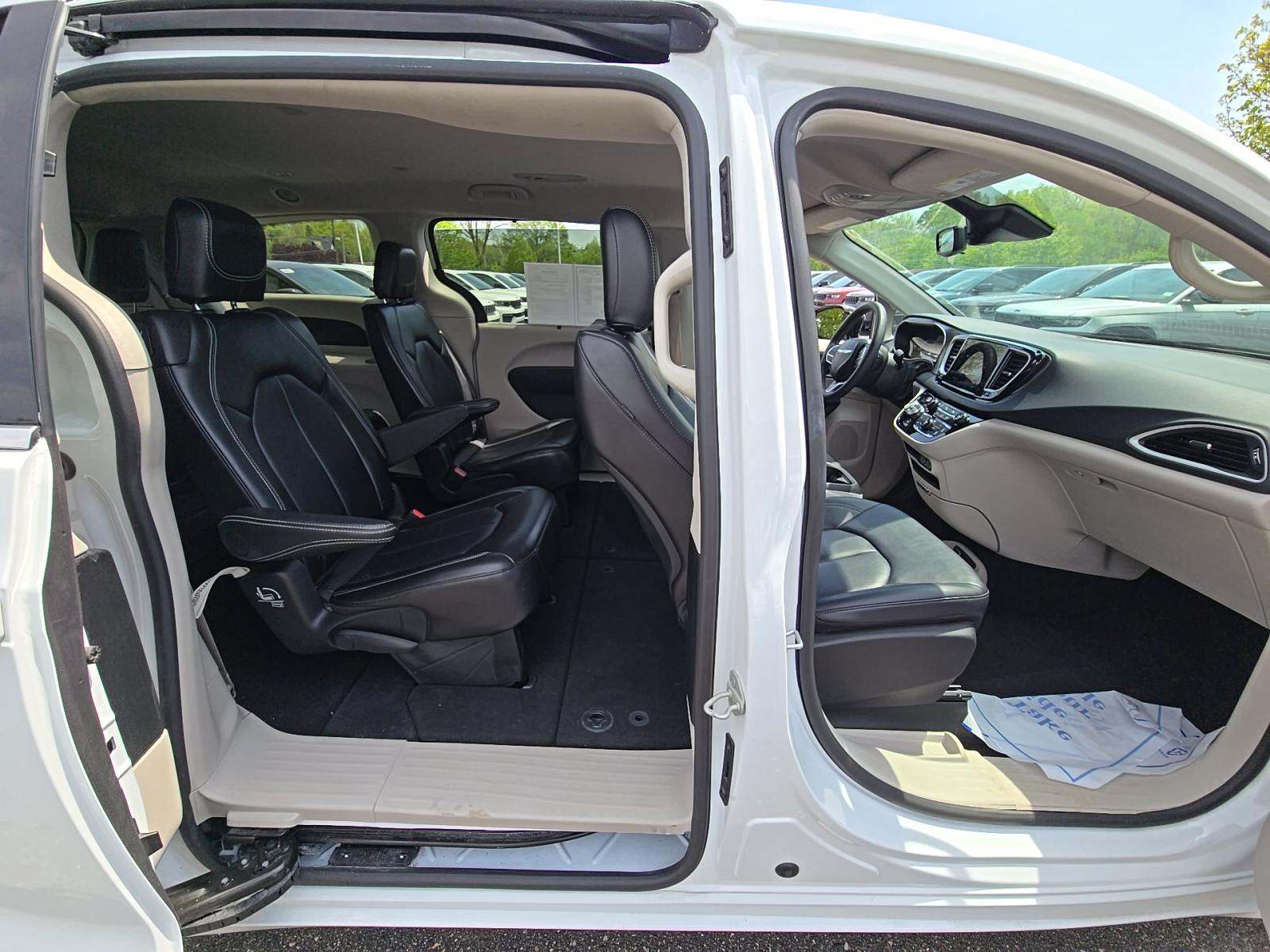 2024 Chrysler Pacifica Touring L FWD
