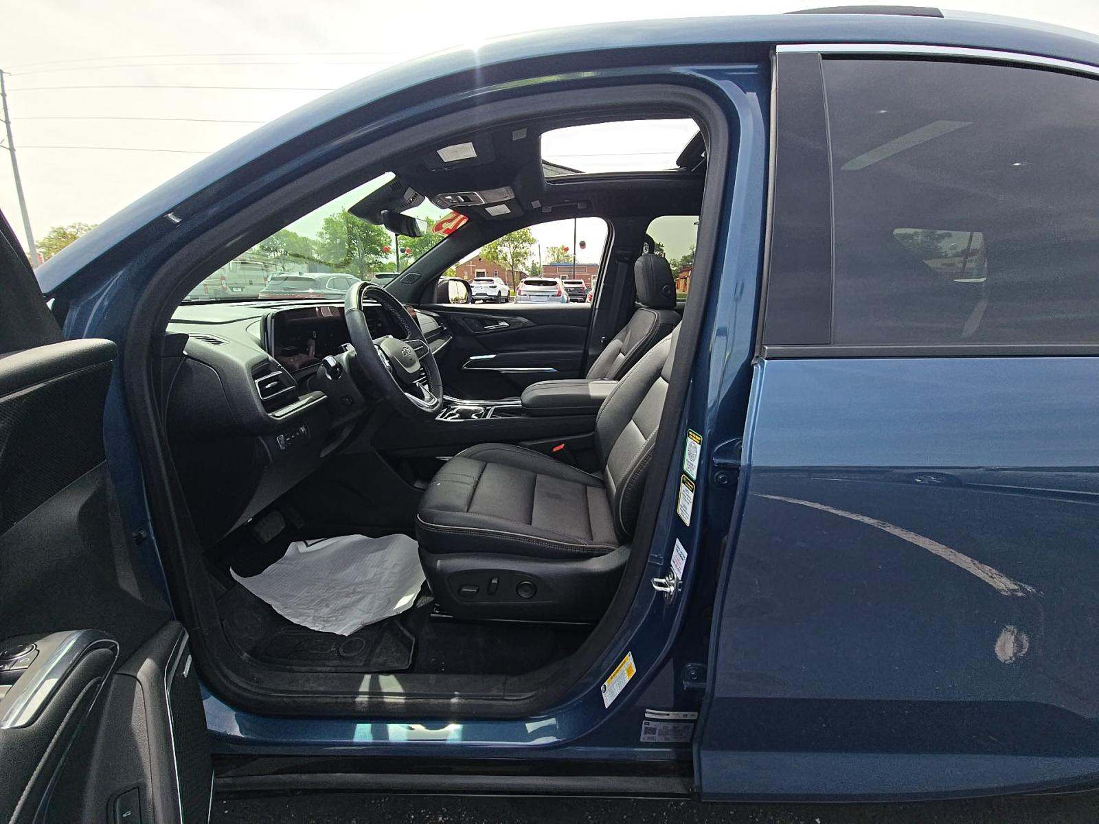 CHEVROLET TRAVERSE - 2