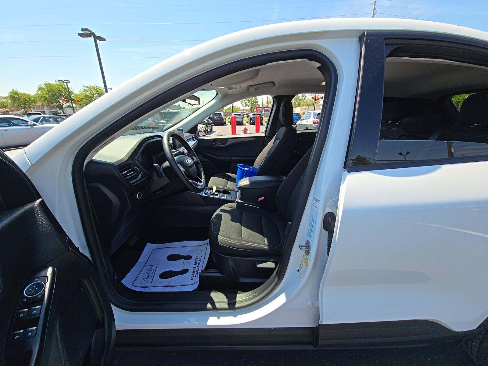 FORD ESCAPE - 2
