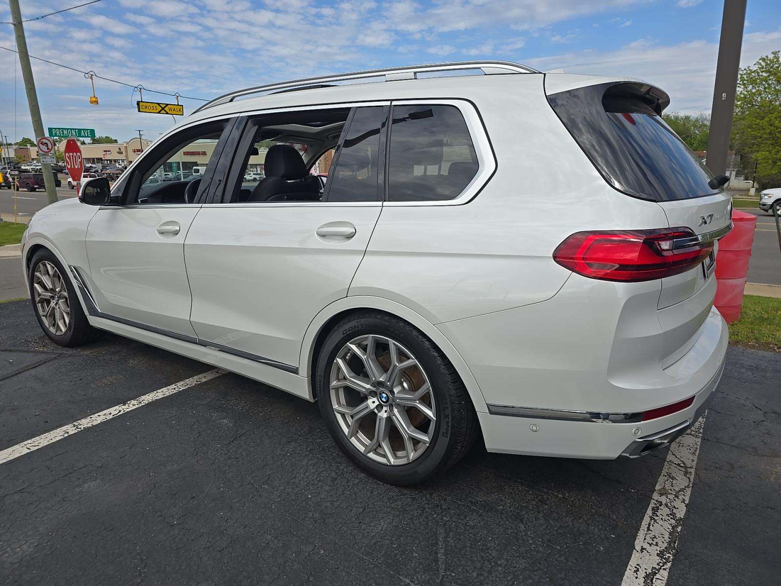 2022 BMW X7 xDrive40i AWD
