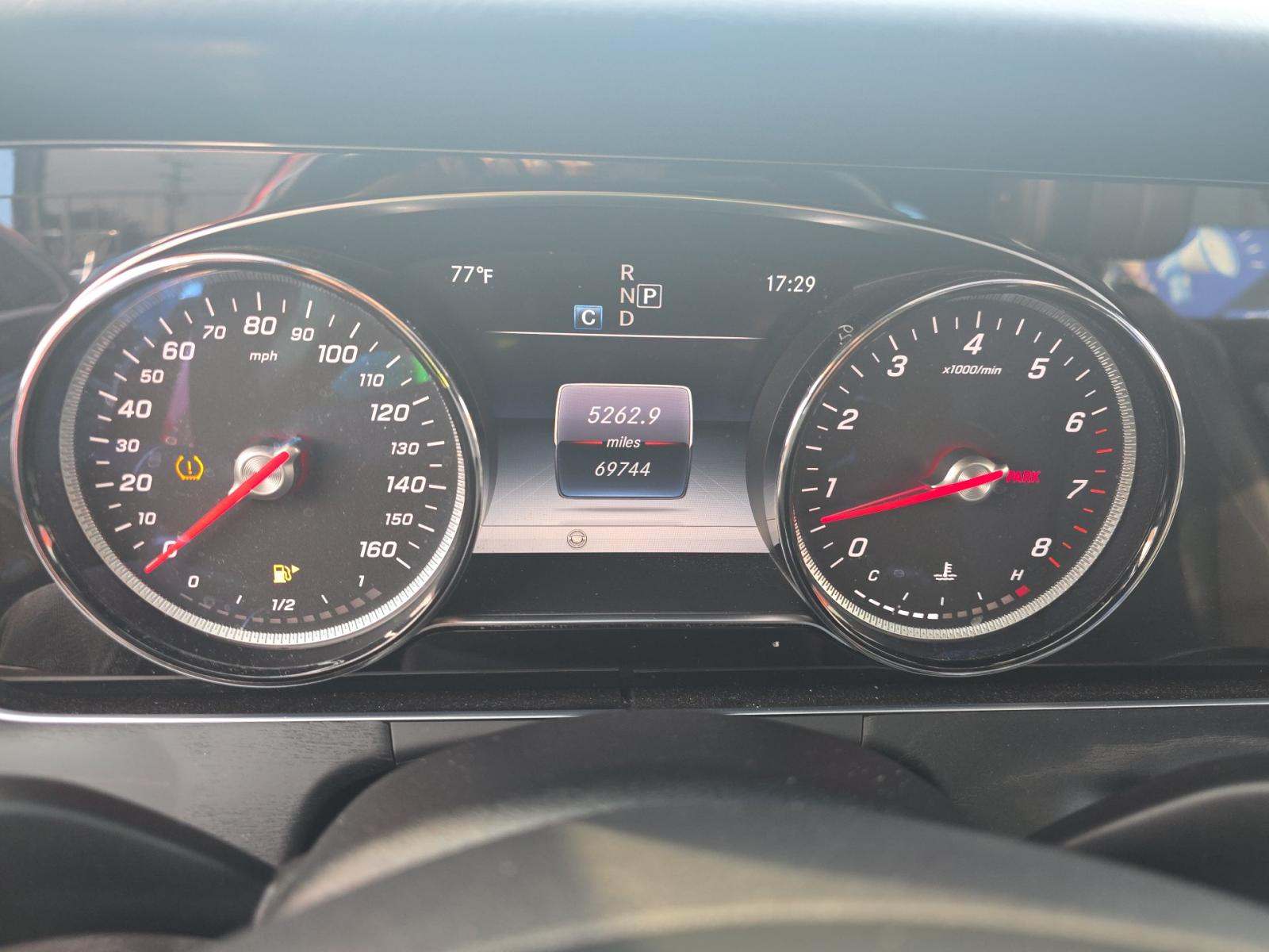 MERCEDES-BENZ E-CLASS - 9