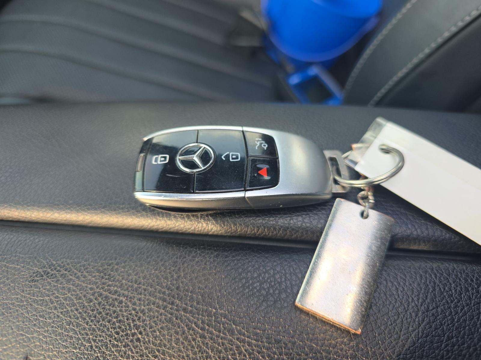 MERCEDES-BENZ E-CLASS - 8