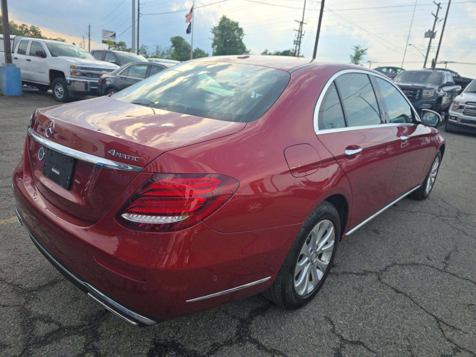 MERCEDES-BENZ E-CLASS - 3