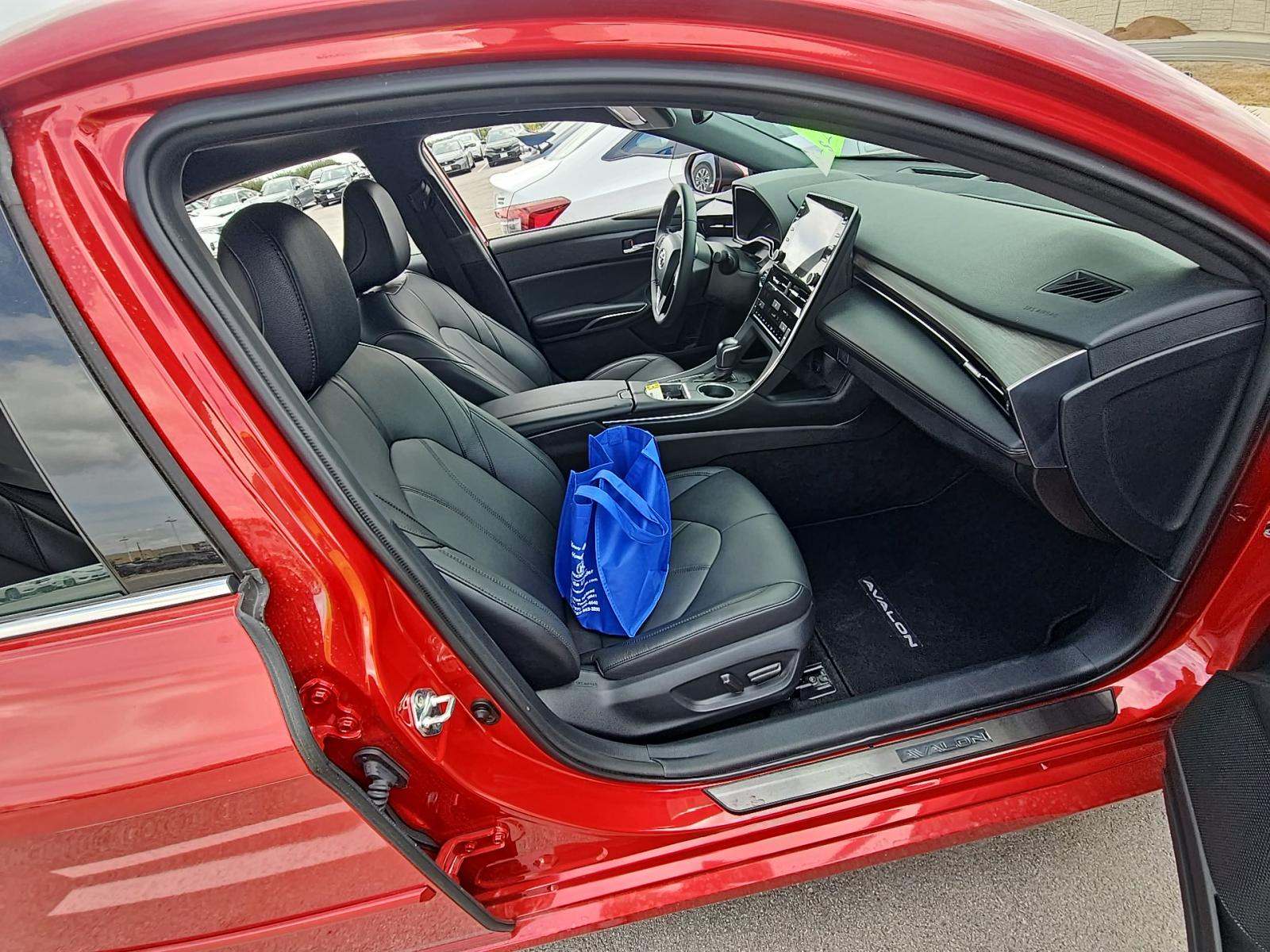 2022 Toyota Avalon XLE FWD