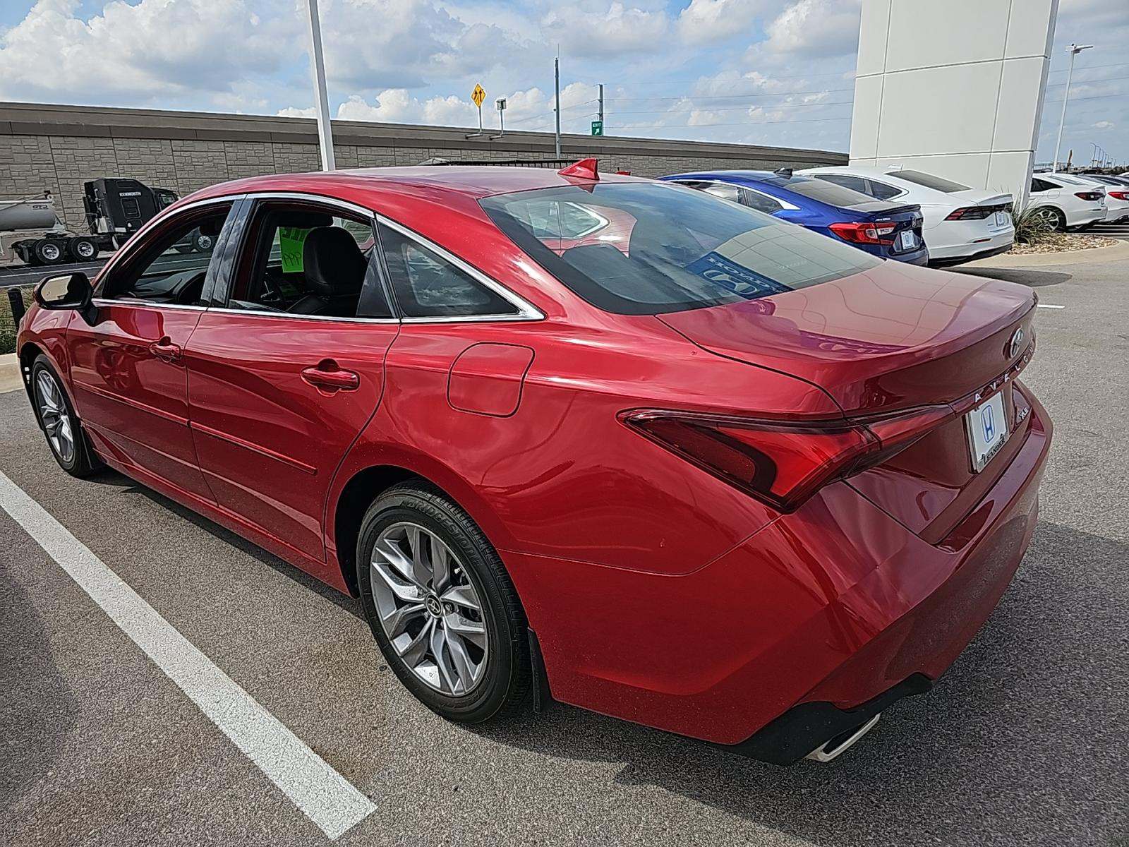 2022 Toyota Avalon XLE FWD