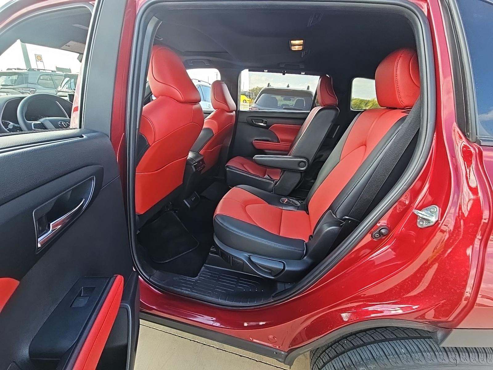 2022 Toyota Highlander XSE FWD