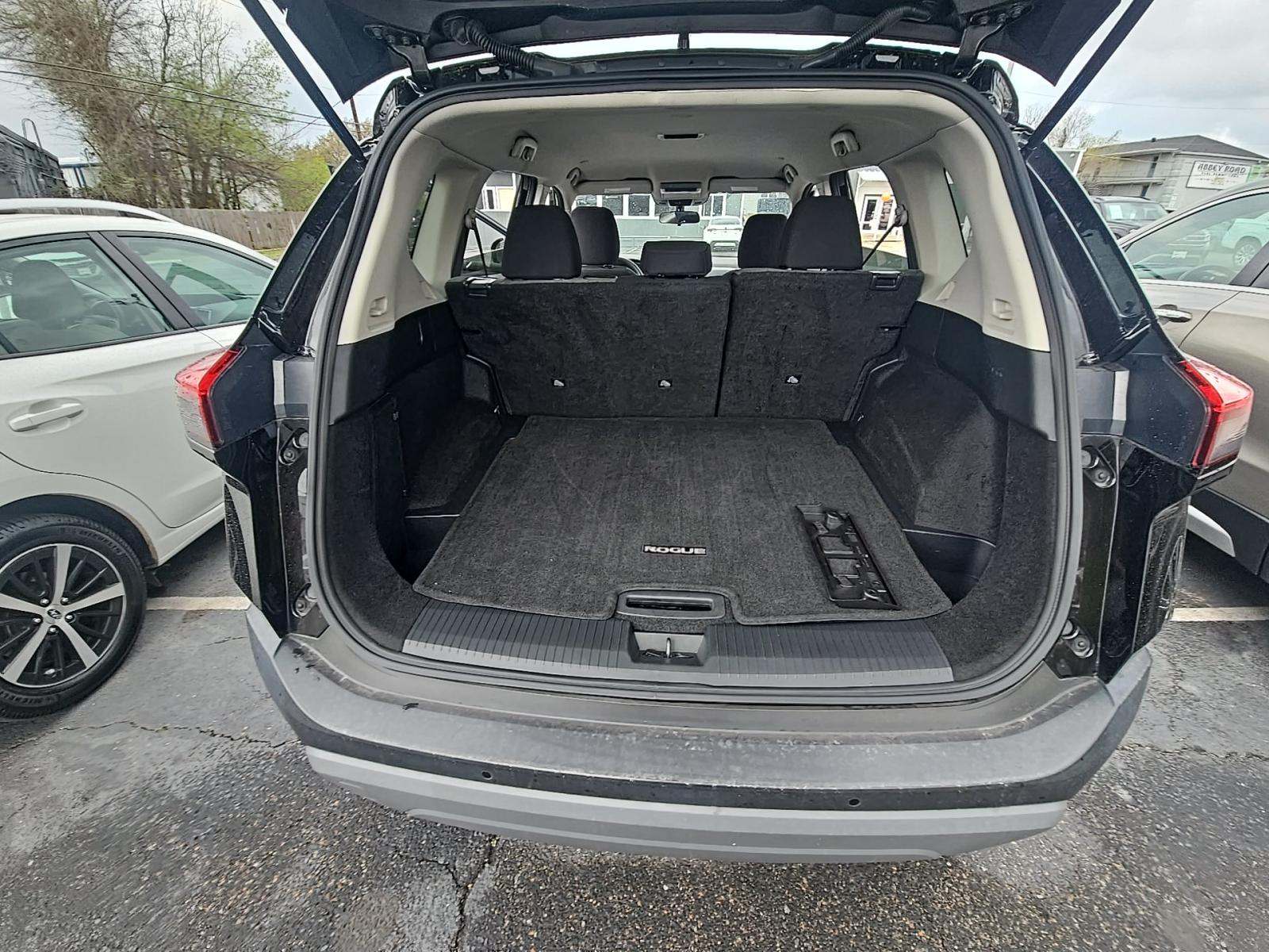 2023 Nissan Rogue SV FWD