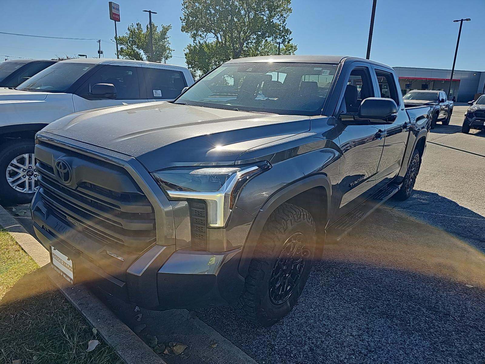 2025 Toyota Tundra SR5 AWD