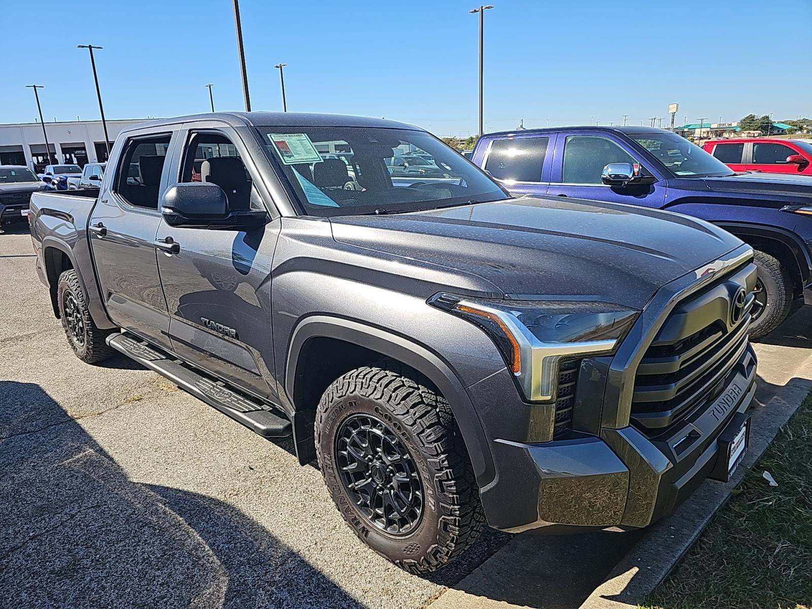 2025 Toyota Tundra SR5 AWD