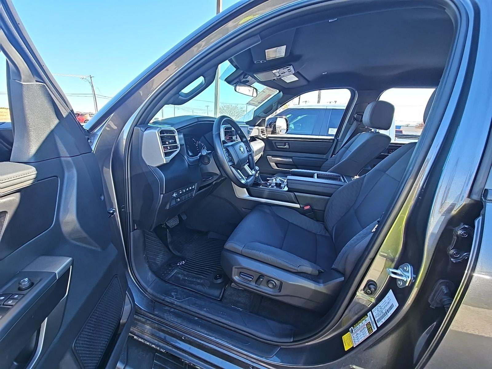 2025 Toyota Tundra SR5 AWD