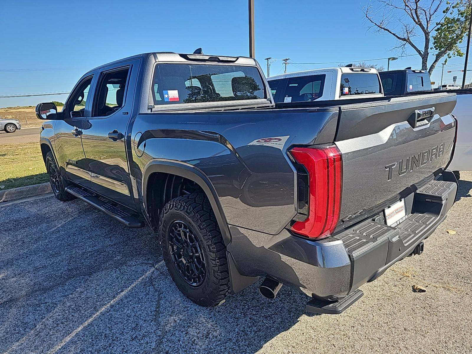 2025 Toyota Tundra SR5 AWD