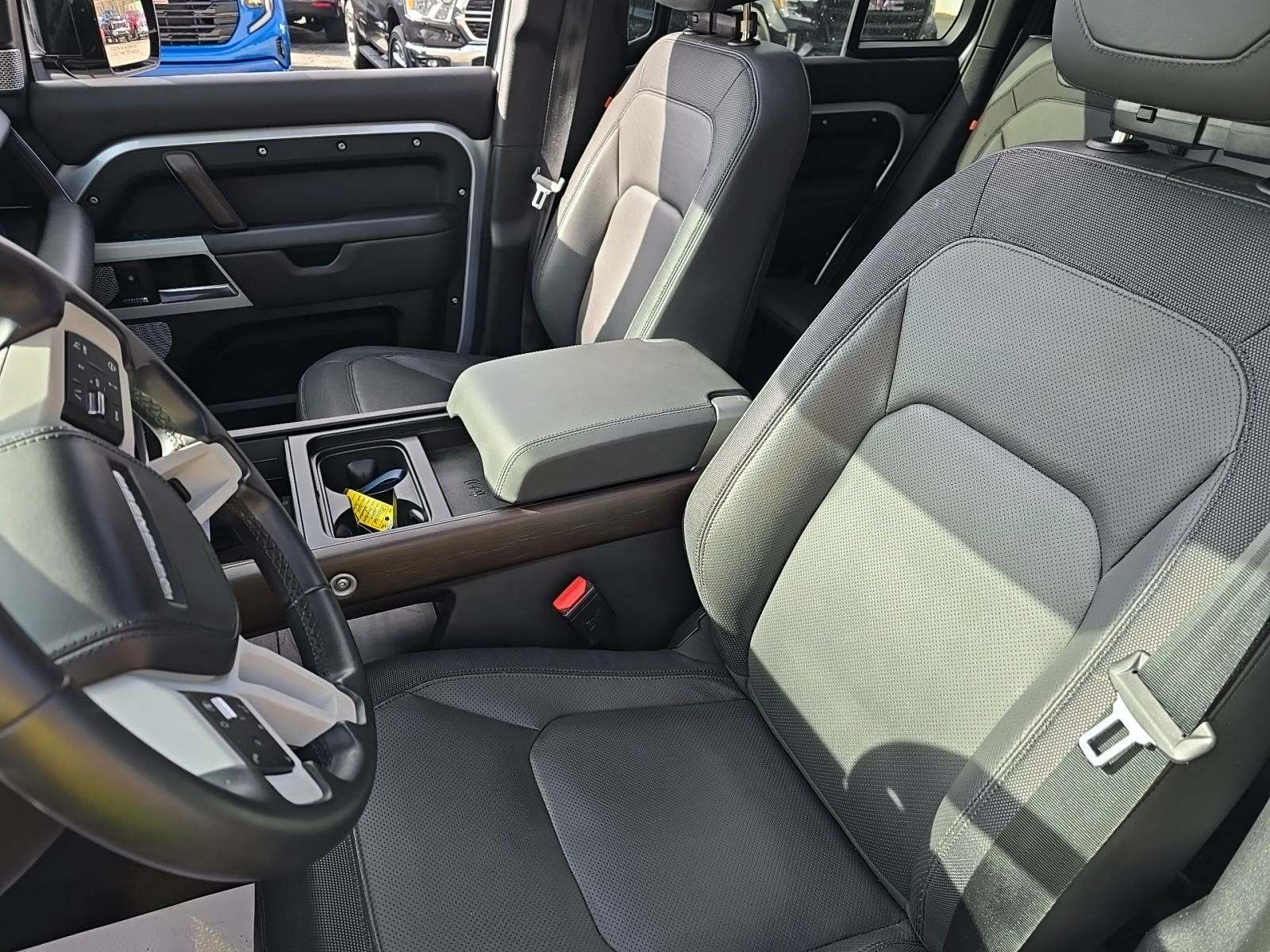 2024 Land Rover Defender 130 X-Dynamic SE AWD