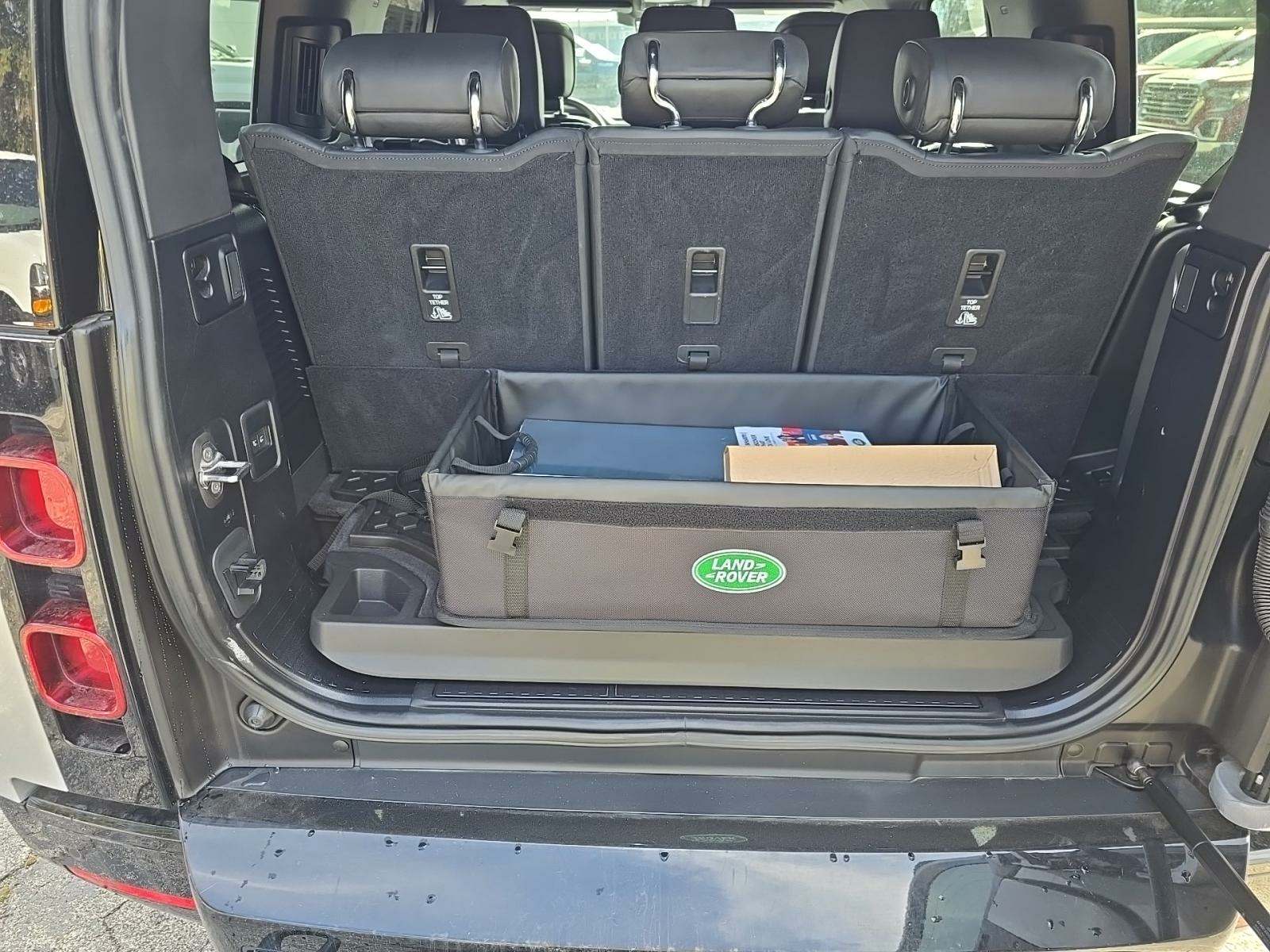 2024 Land Rover Defender 130 X-Dynamic SE AWD