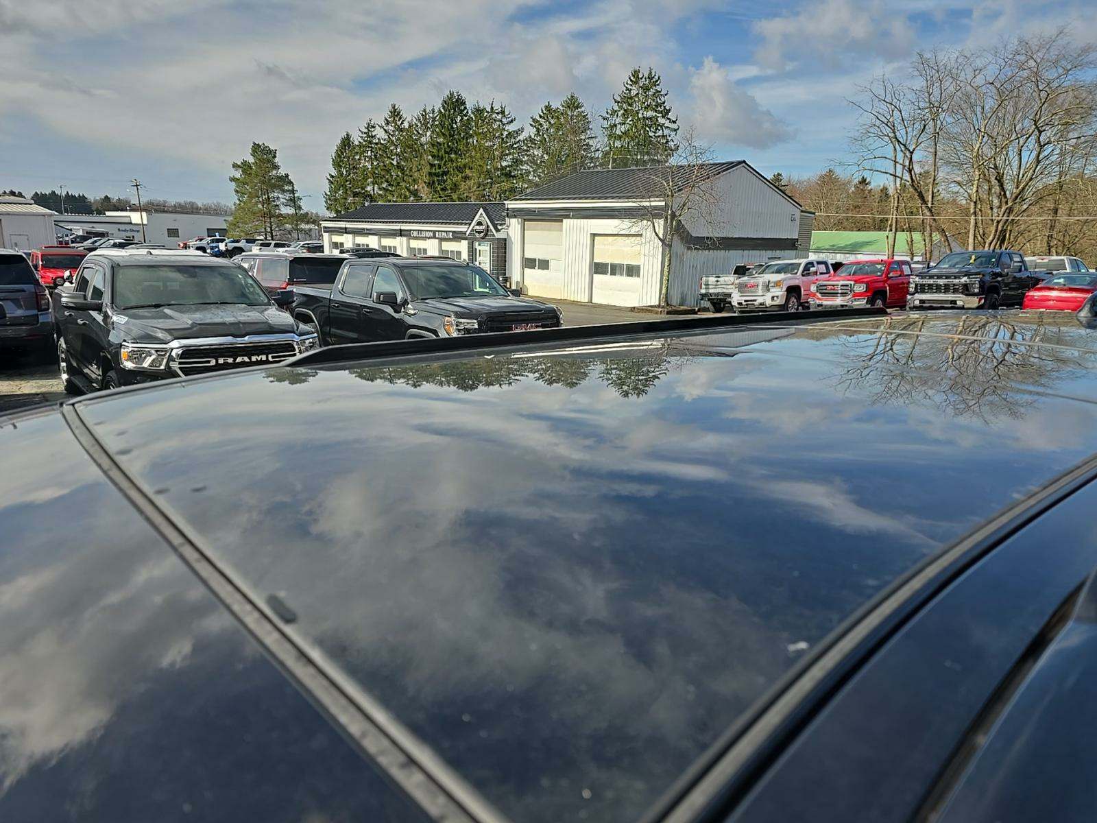 2024 Land Rover Defender 130 X-Dynamic SE AWD