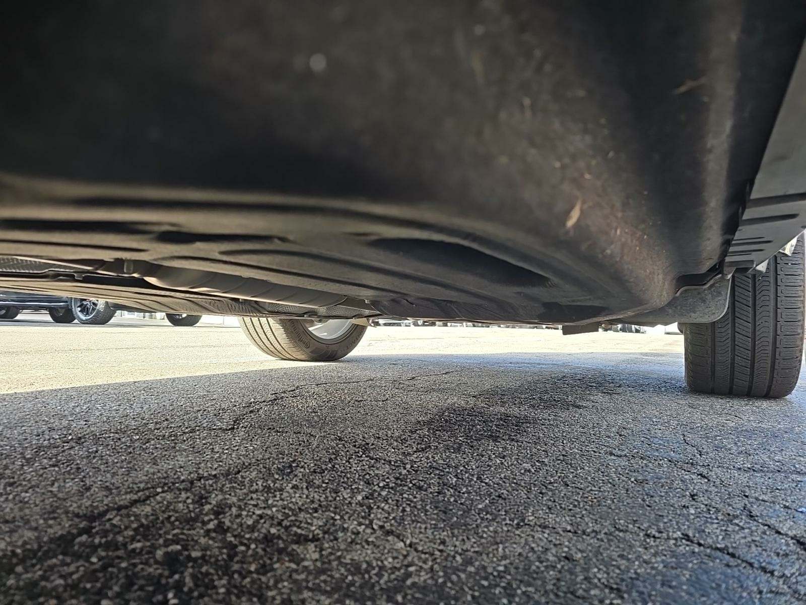 2024 Land Rover Defender 130 X-Dynamic SE AWD