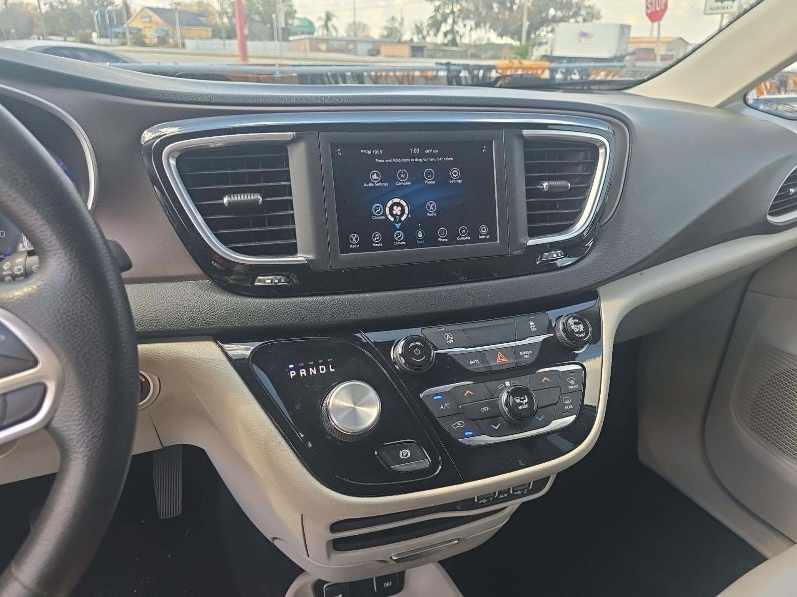 CHRYSLER VOYAGER - 10