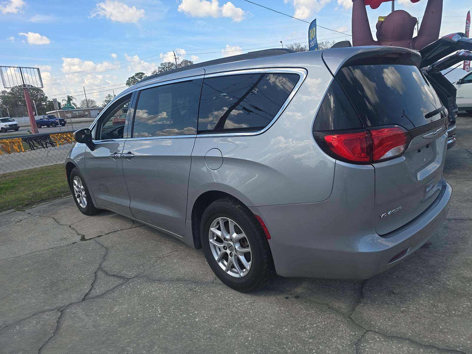 CHRYSLER VOYAGER - 2