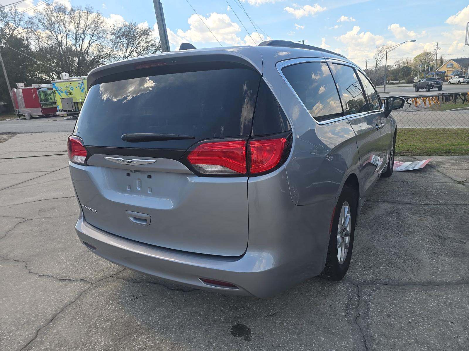 CHRYSLER VOYAGER - 3