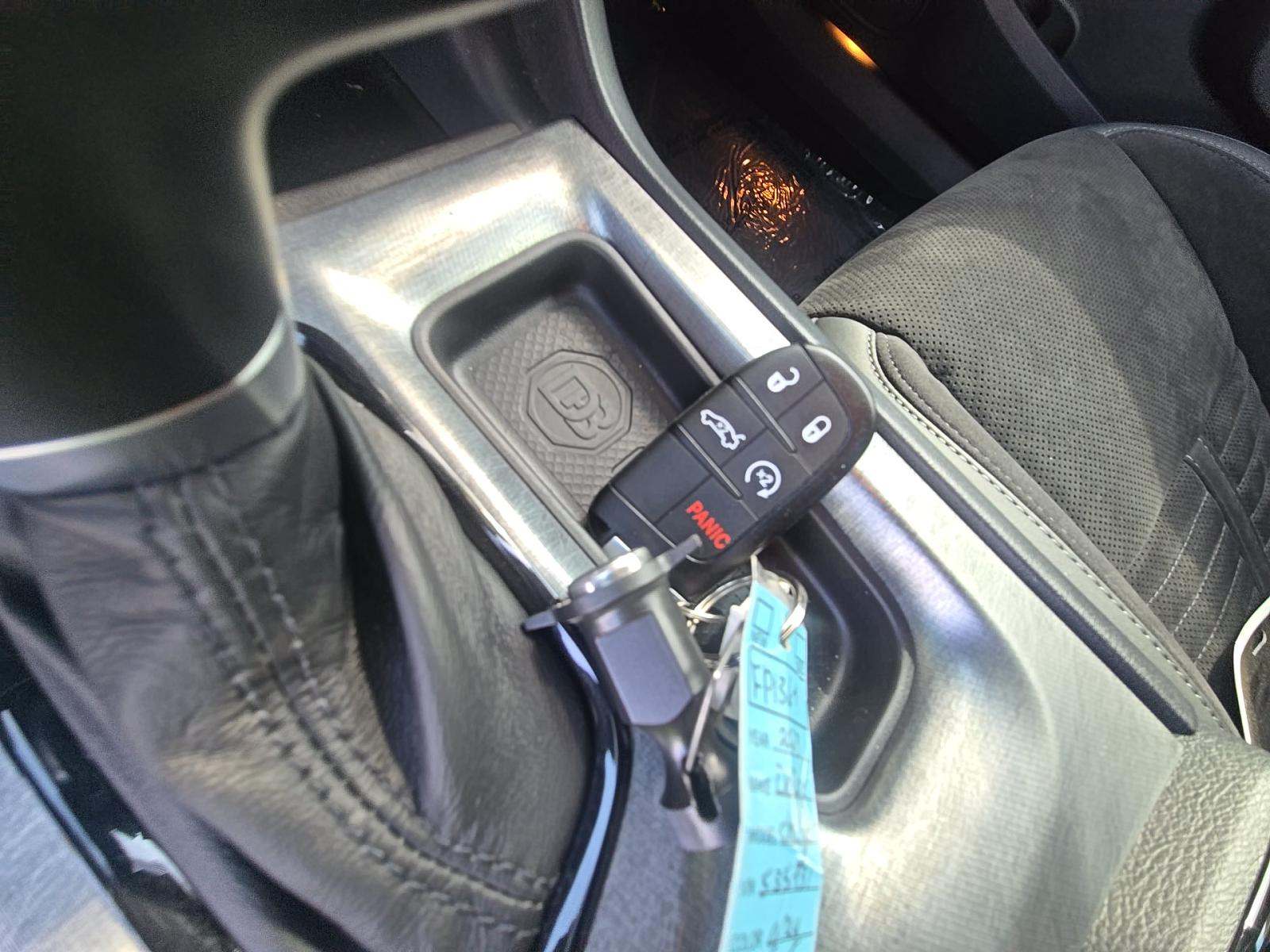 DODGE CHALLENGER - 4