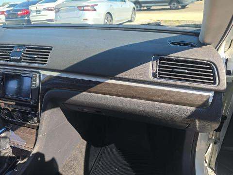 2018 Volkswagen Passat 2.0T SE FWD
