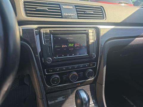2018 Volkswagen Passat 2.0T SE FWD