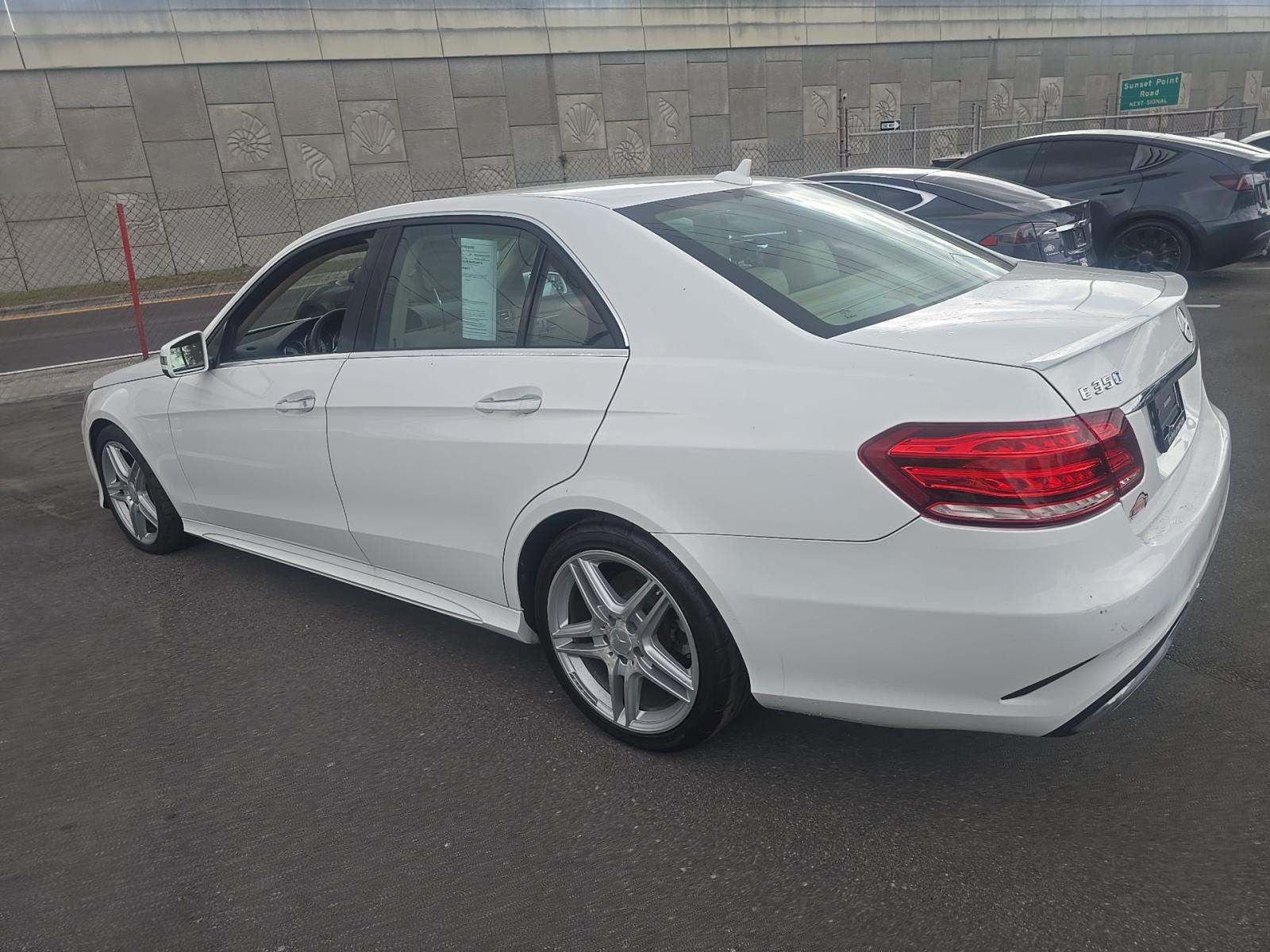 MERCEDES-BENZ E-CLASS - 2