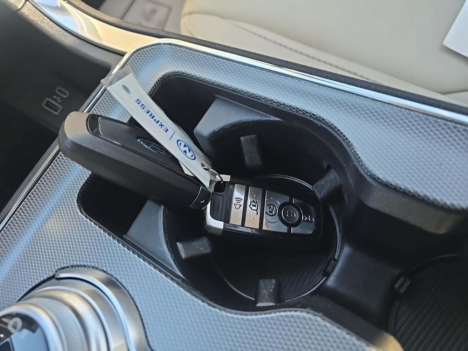 2021 Ford Edge Titanium FWD