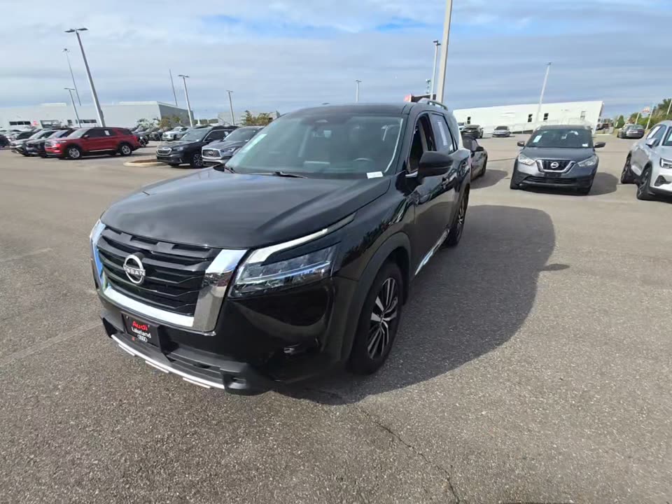 2023 Nissan Pathfinder Platinum AWD
