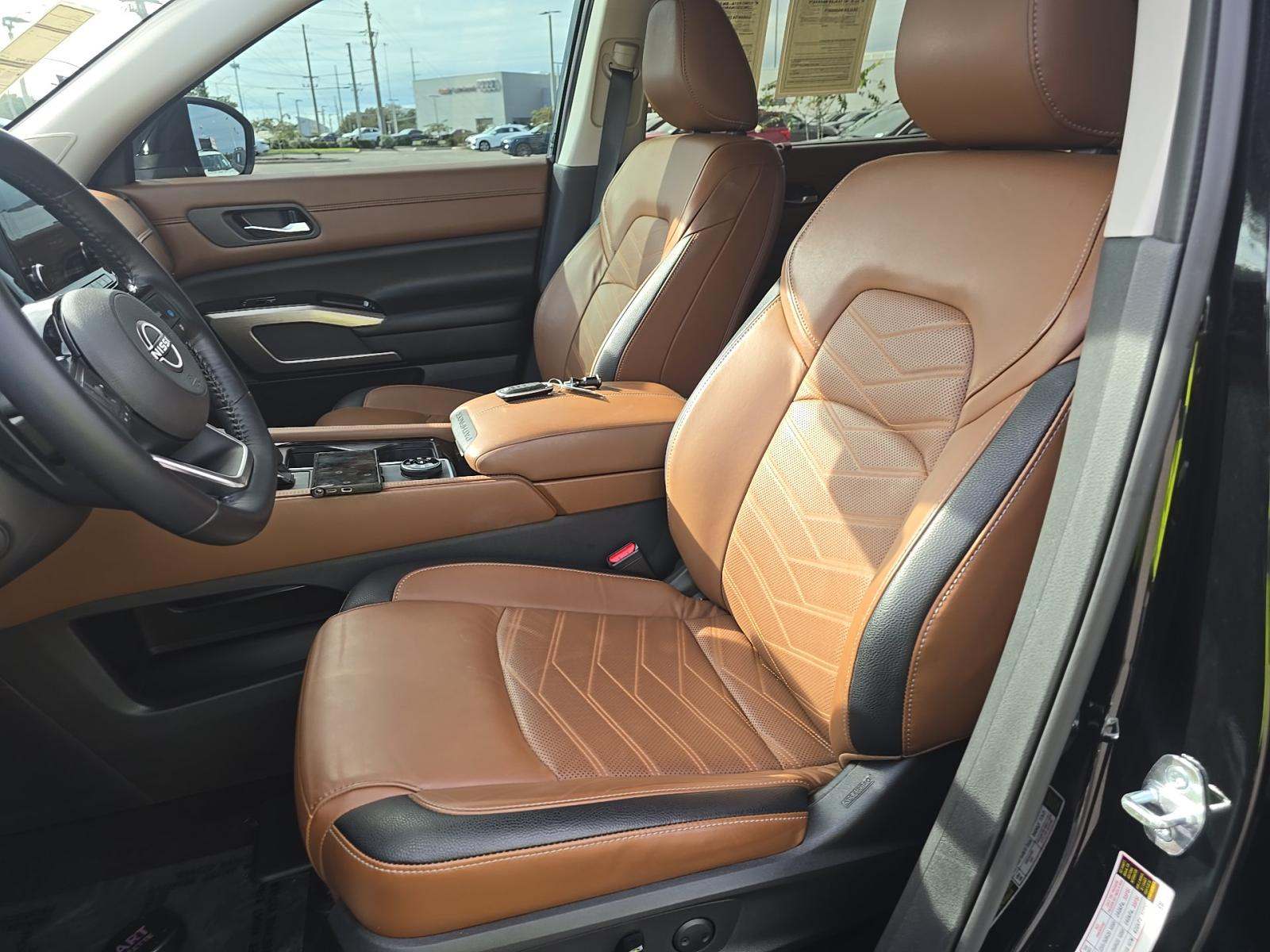 2023 Nissan Pathfinder Platinum AWD