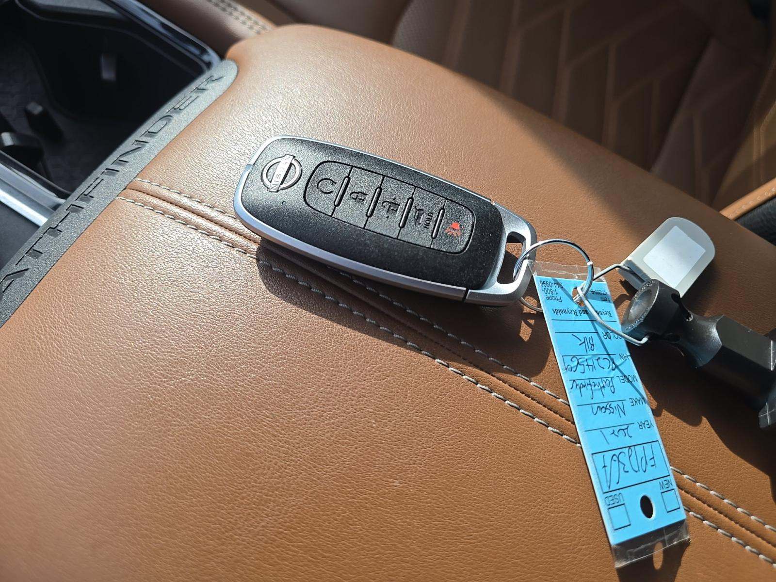 2023 Nissan Pathfinder Platinum AWD