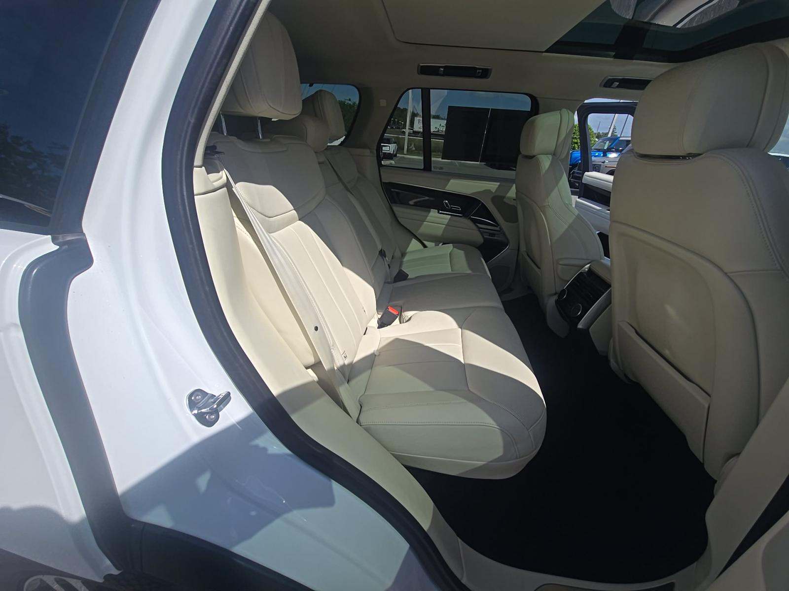 2024 Land Rover Range Rover SE AWD