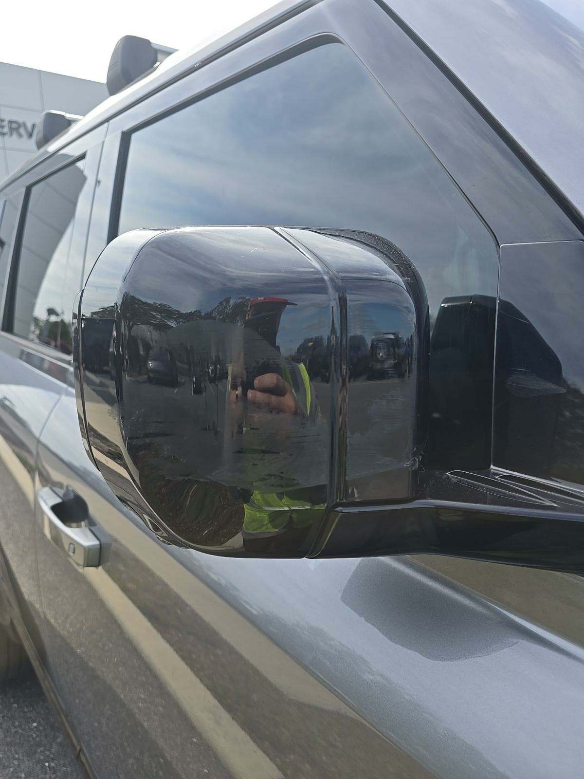 2022 Land Rover Defender 110 X-Dynamic SE AWD