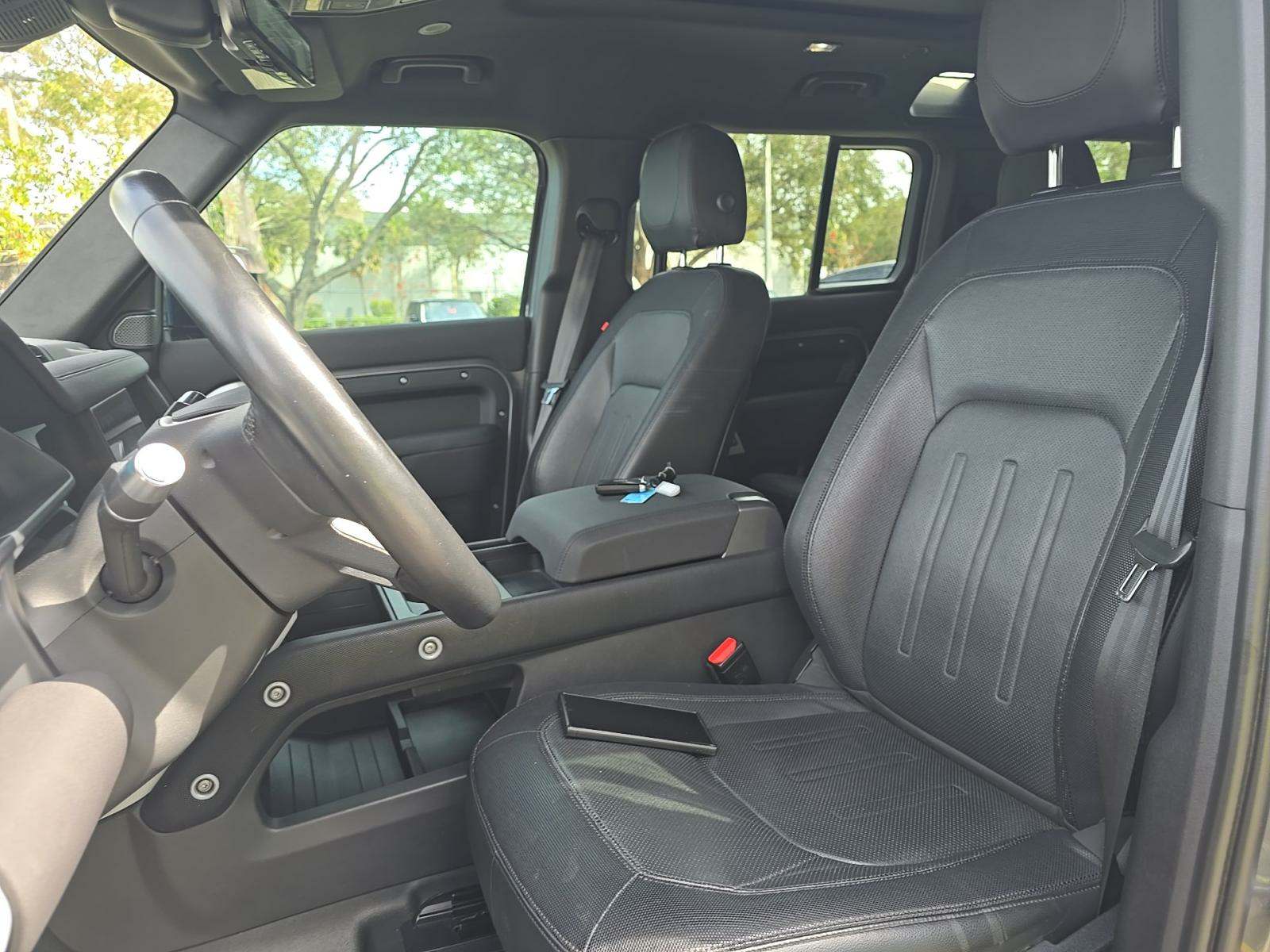 2022 Land Rover Defender 110 X-Dynamic SE AWD