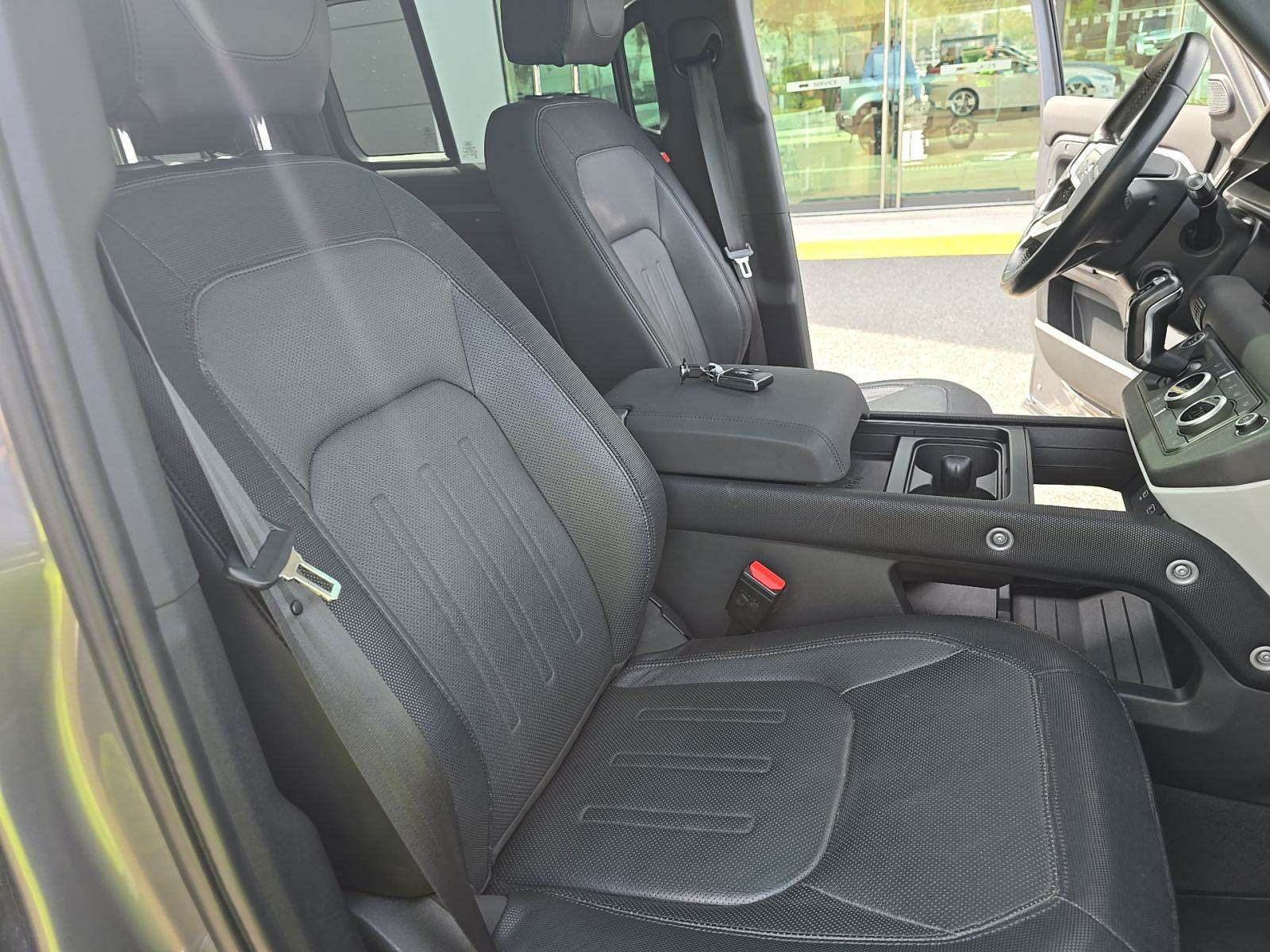 2022 Land Rover Defender 110 X-Dynamic SE AWD