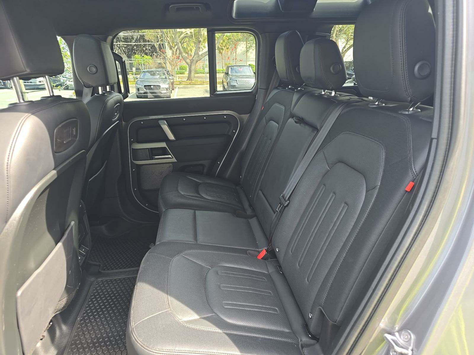 2022 Land Rover Defender 110 X-Dynamic SE AWD