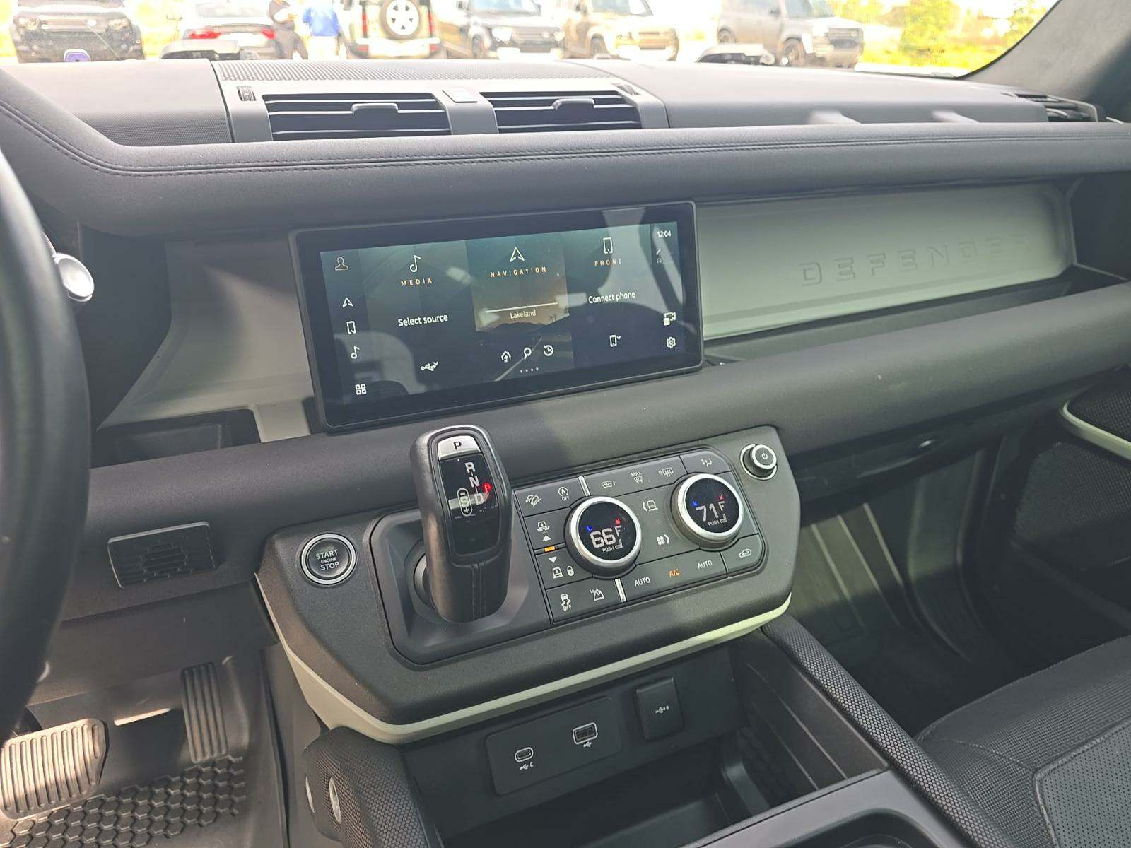 2022 Land Rover Defender 110 X-Dynamic SE AWD