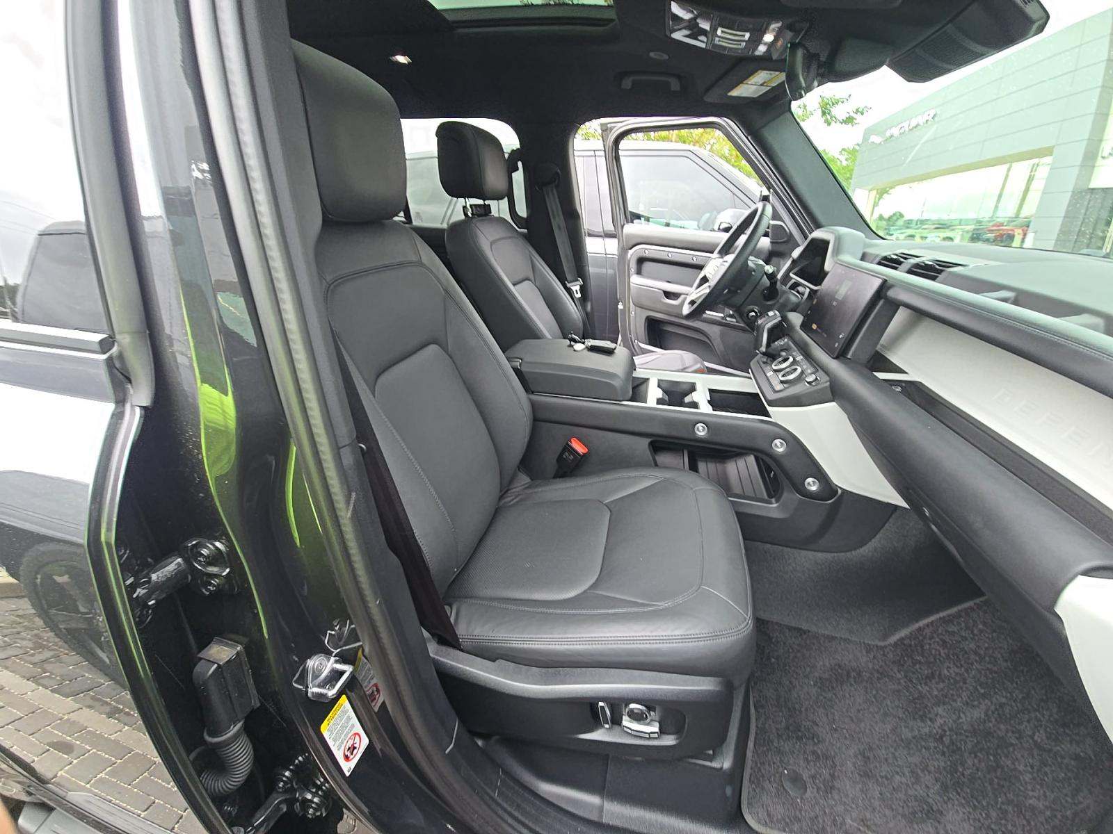 2025 Land Rover Defender 130 X-Dynamic SE AWD