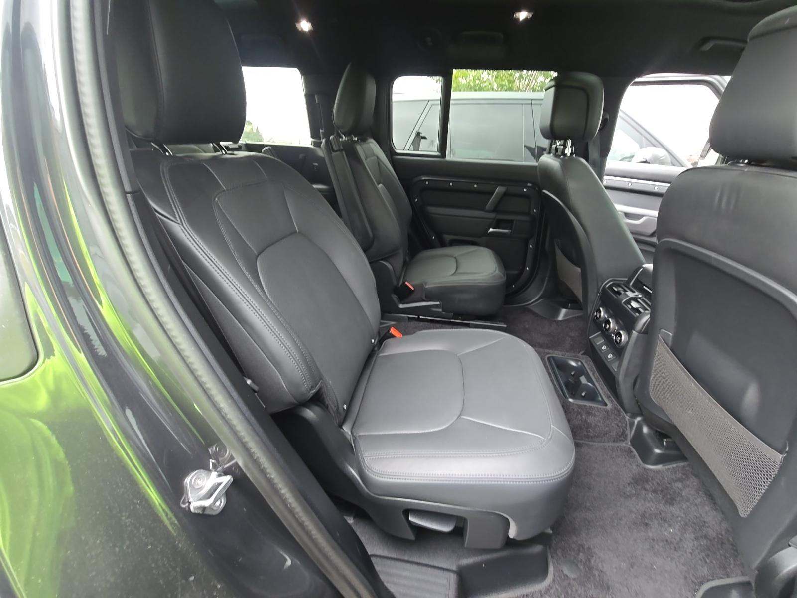 2025 Land Rover Defender 130 X-Dynamic SE AWD