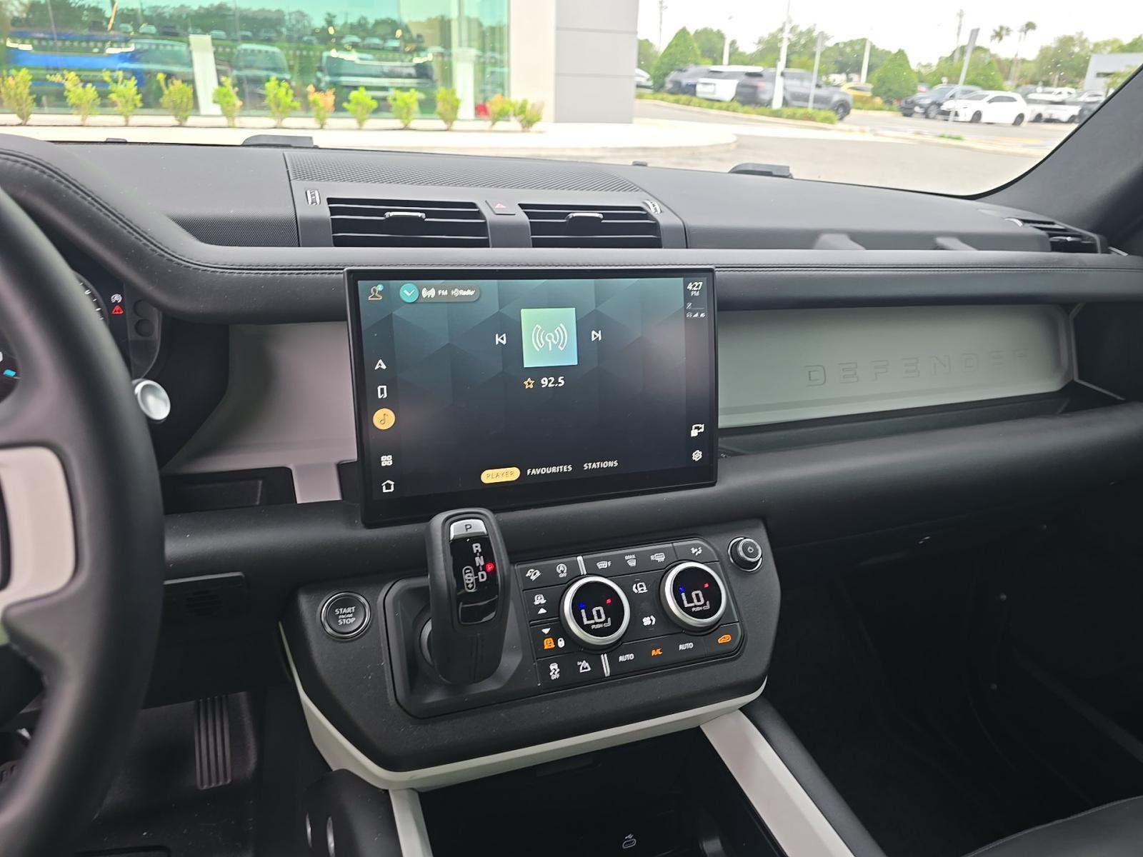 2025 Land Rover Defender 130 X-Dynamic SE AWD
