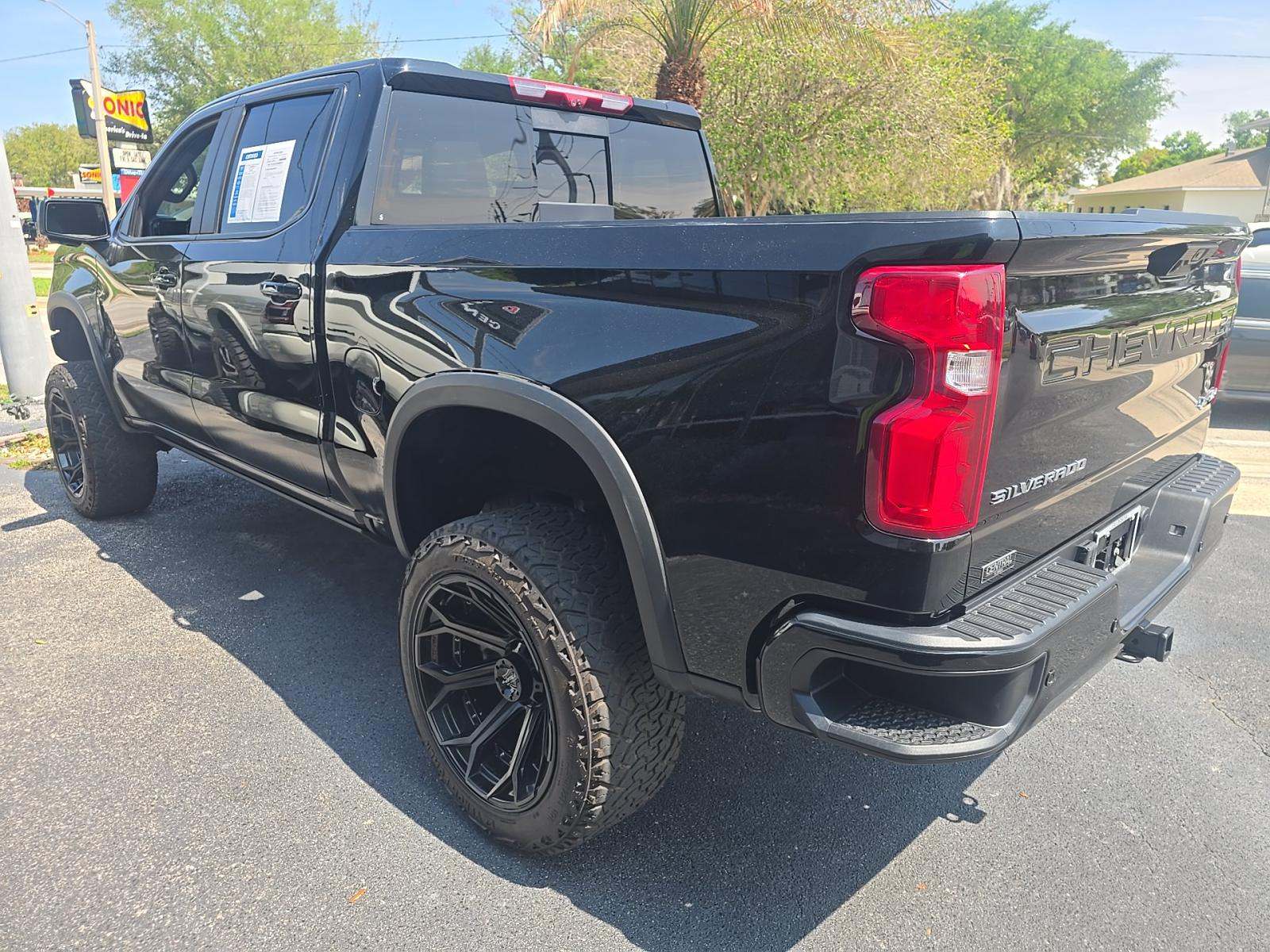 CHEVROLET SILVERADO - 2