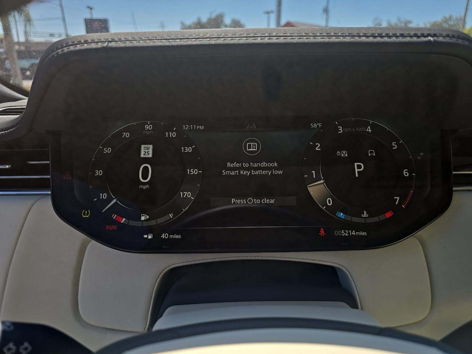 2025 Land Rover Range Rover SE LWB AWD