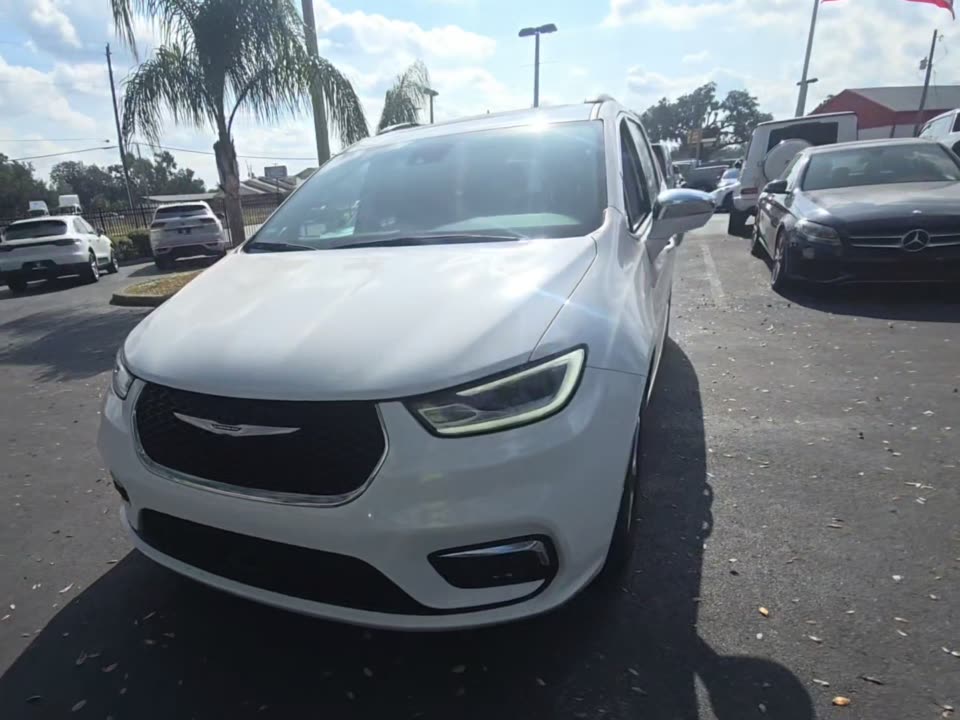 2022 Chrysler Pacifica Limited FWD