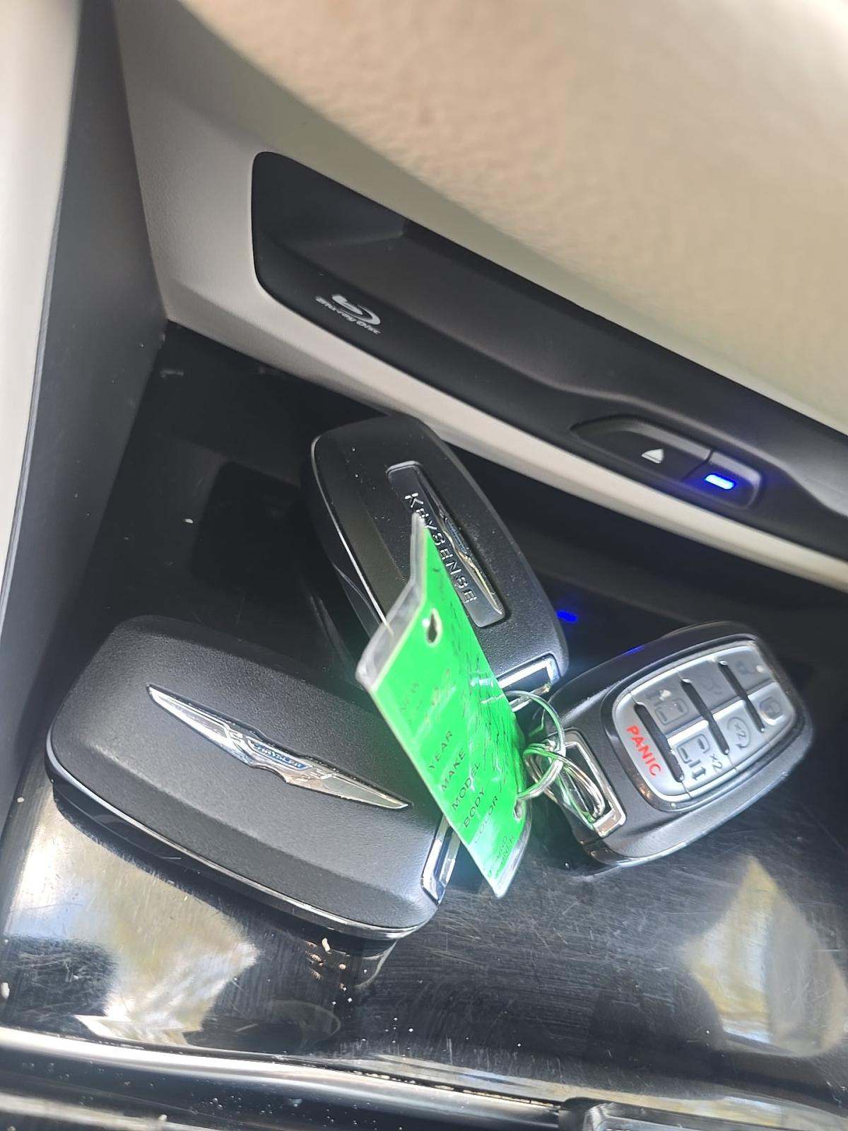 2022 Chrysler Pacifica Limited FWD